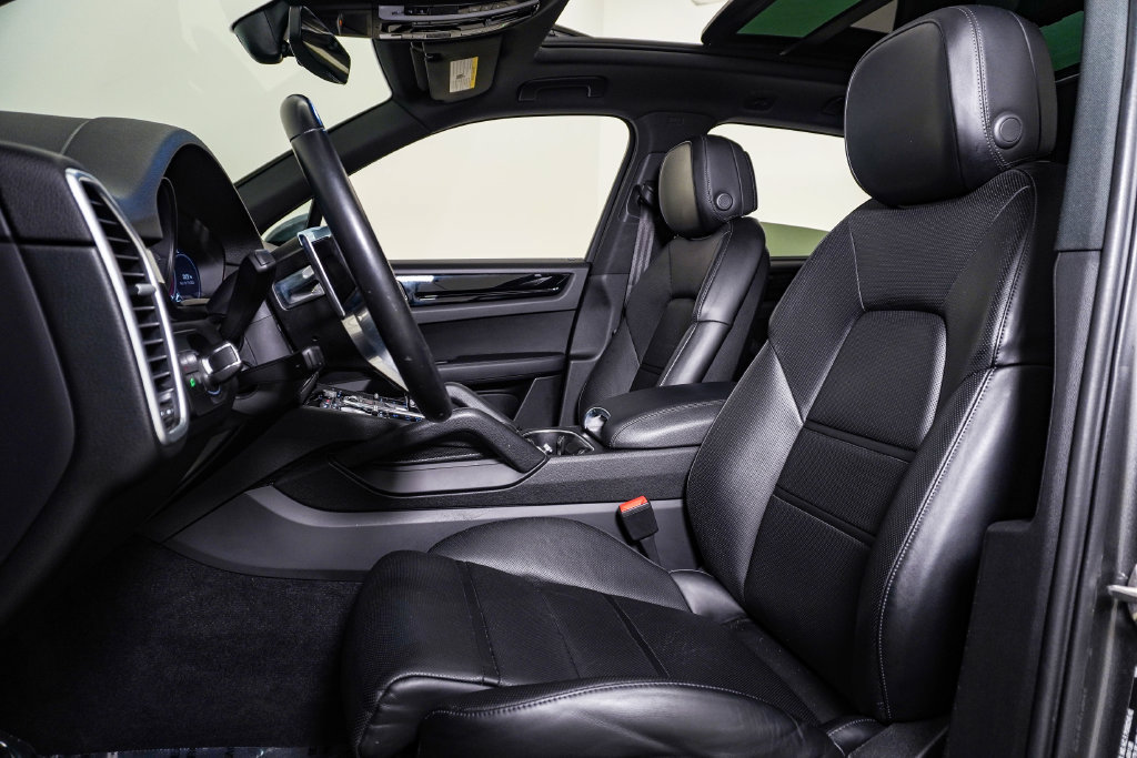 Certified 2023 Porsche Cayenne S AWD/4WD image 5