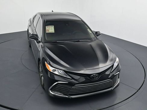 Used 2024 Toyota Camry XLE FWD image 10