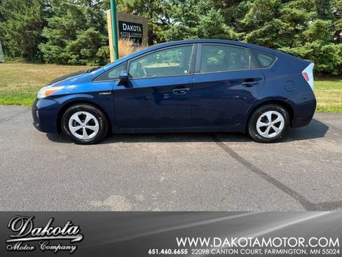 Used 2014 Toyota Prius Two FWD image 1