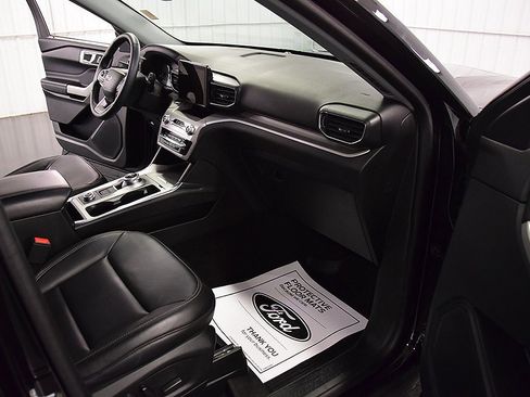 Used 2023 Ford Explorer XLT w/ Equipment Group 202A image 32