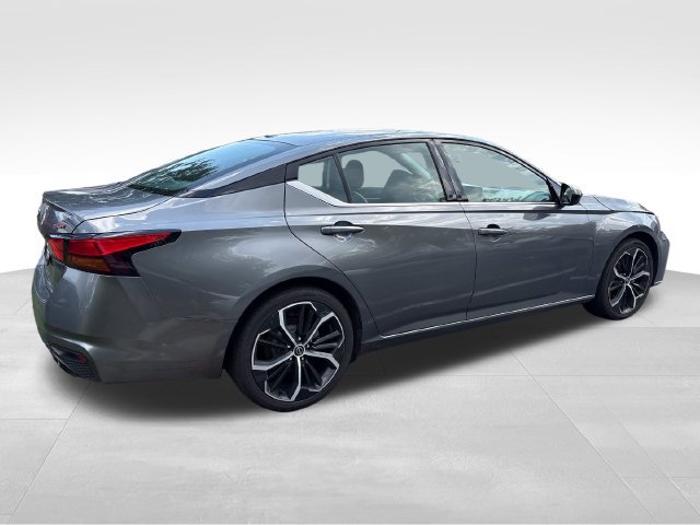 Used 2024 Nissan Altima 2.5 SR FWD image 3