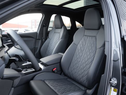 New 2025 Audi SQ5 Prestige image 26