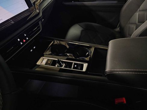 New 2026 Volkswagen Atlas Cross Sport SE image 29