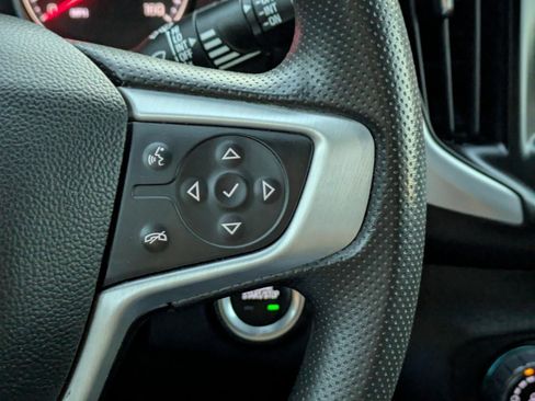 Used 2024 GMC Terrain SLE image 24