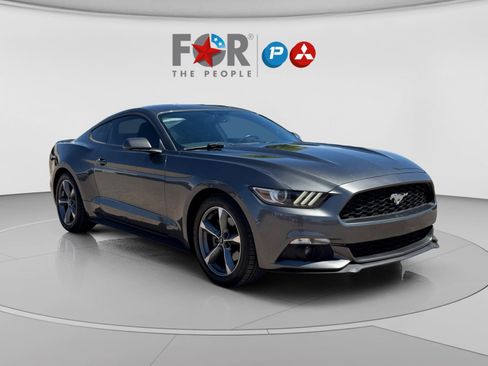 Used 2017 Ford Mustang Coupe RWD image 7