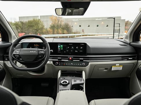 New 2026 Kia Sportage EX image 16