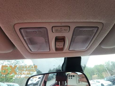 Used 2024 Hyundai Venue SEL image 27