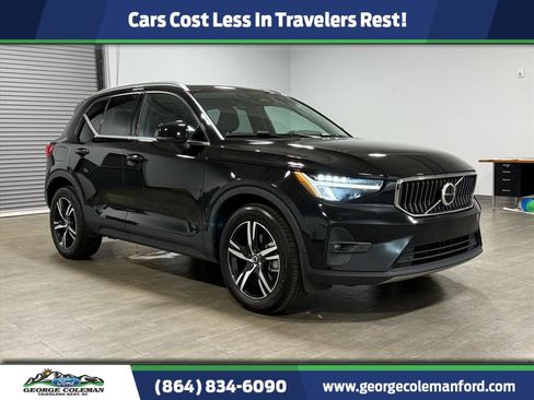 Used 2023 Volvo XC40 B5 Plus image 1