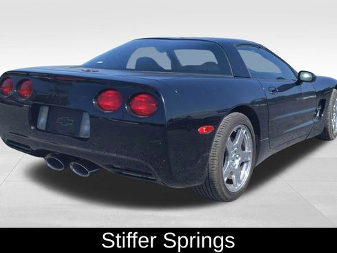 Used 1998 Chevrolet Corvette Coupe w/ Performance Handling Pkg image 7