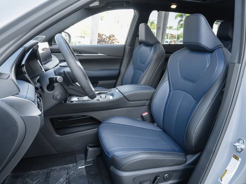 Certified 2026 INFINITI QX60 Sport w/ Dark Cargo Package AWD/4WD image 8