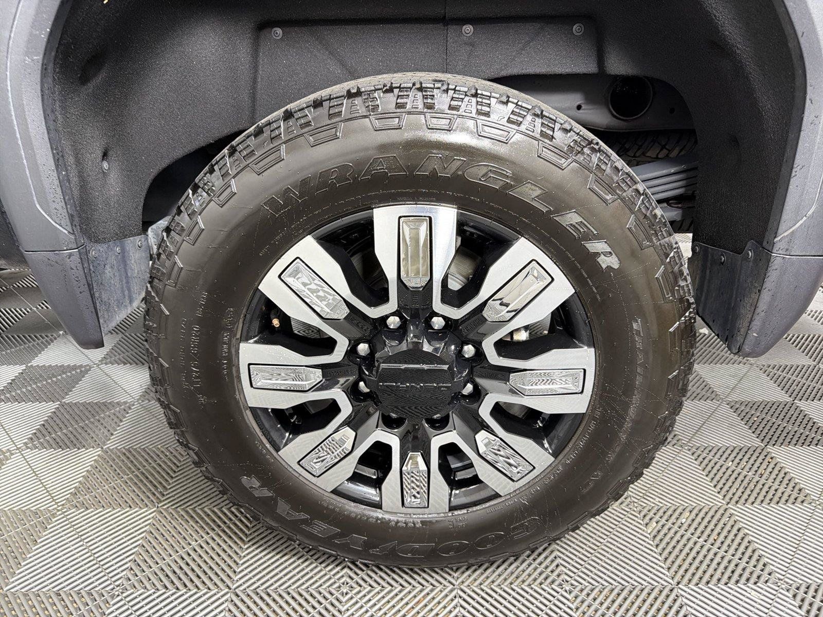 Used 2025 GMC Sierra 2500 Denali w/ Denali Reserve Package AWD/4WD image 19