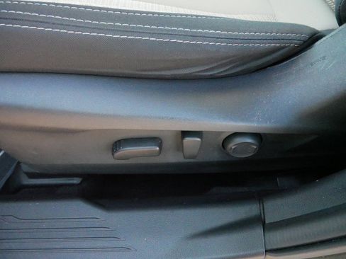 Used 2022 Subaru Outback Premium image 20