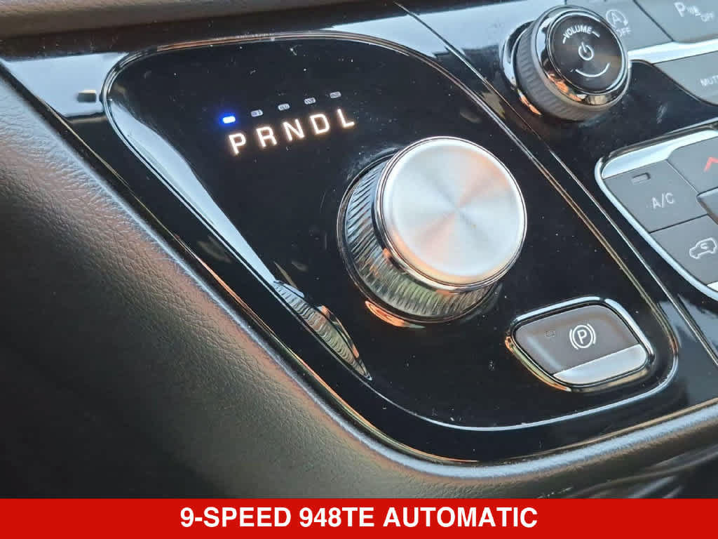 Used 2025 Chrysler Pacifica Select FWD image 27