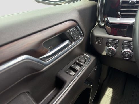 Used 2023 GMC Sierra 1500 SLT image 12