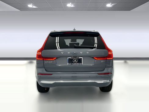 Used 2023 Volvo XC60 B5 Plus image 9