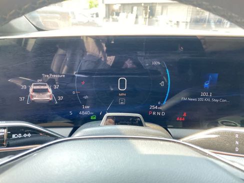 Certified 2025 Cadillac Optiq Sport 2 AWD/4WD image 27