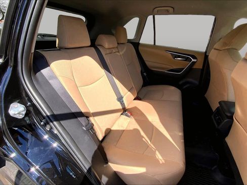Certified 2025 Toyota RAV4 XLE FWD image 19