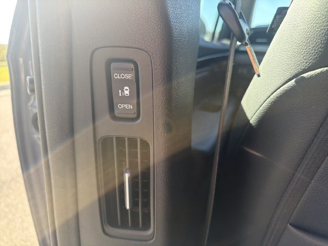 Used 2025 Honda Odyssey Touring image 29