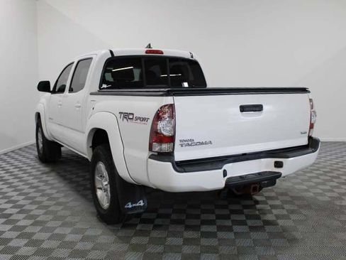 Used 2015 Toyota Tacoma 4x4 Double Cab w/ TRD Sport Package image 4