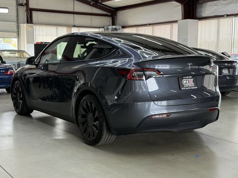 Used 2022 Tesla Model Y Performance AWD/4WD image 2