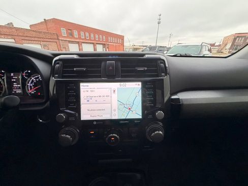 Used 2021 Toyota 4Runner TRD Off-Road Premium w/ Moonroof Package AWD/4WD image 20