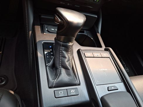 Used 2020 Lexus ES 300h w/ Premium Package FWD image 16