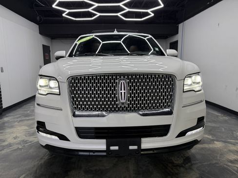 Used 2024 Lincoln Navigator Reserve w/ Equipment Group 201A image 8