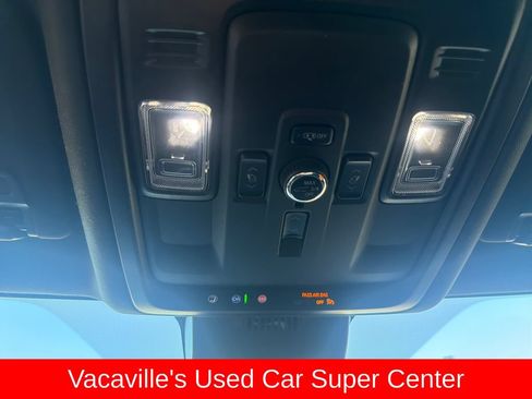 Used 2025 GMC Yukon XL Denali AWD/4WD image 21