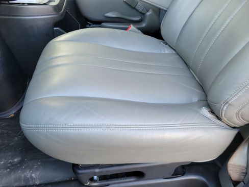 Used 2021 Chevrolet Express 2500 Work Van w/ Driver Convenience Package image 17