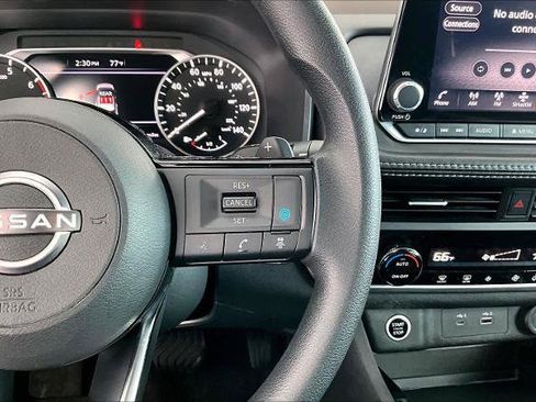 Certified 2023 Nissan Rogue SV FWD image 24