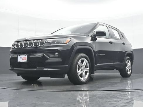 Used 2022 Jeep Compass Latitude w/ Convenience Group AWD/4WD image 25