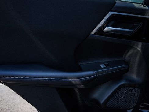 New 2025 Mitsubishi Outlander ES image 20