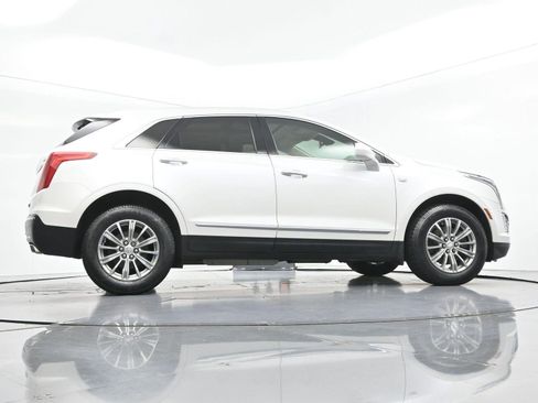 Used 2017 Cadillac XT5 Luxury w/ Driver Awareness Package FWD image 57