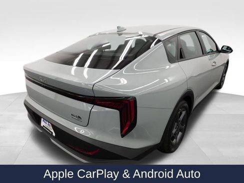 Used 2025 Kia K4 LXS image 17