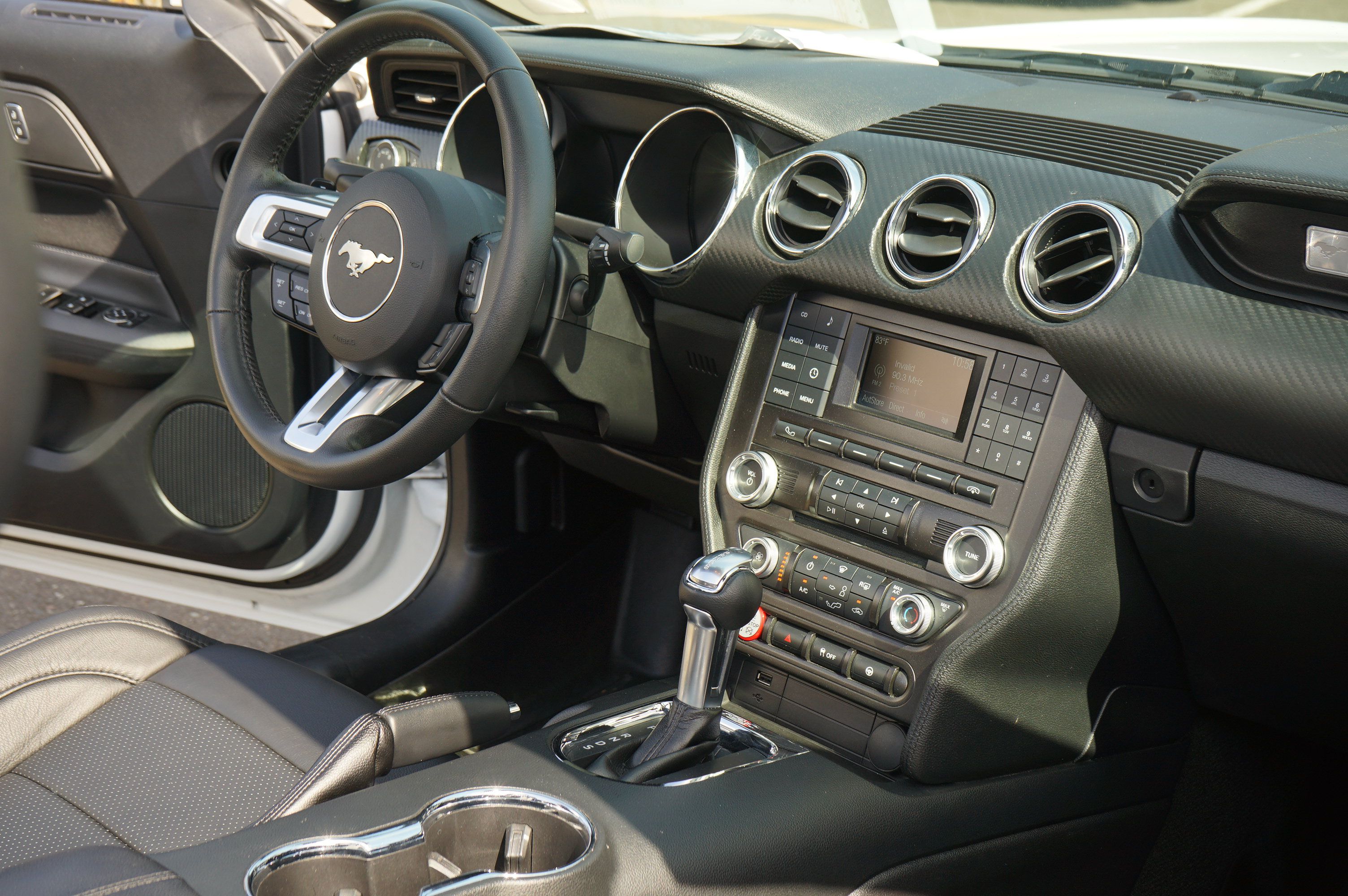 Used 2016 Ford Mustang Convertible w/ Equipment Group 051A RWD image 20