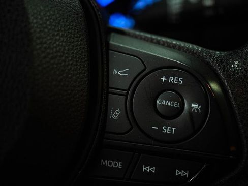 Used 2019 Toyota RAV4 LE w/ Carpet Mat Package AWD/4WD image 17