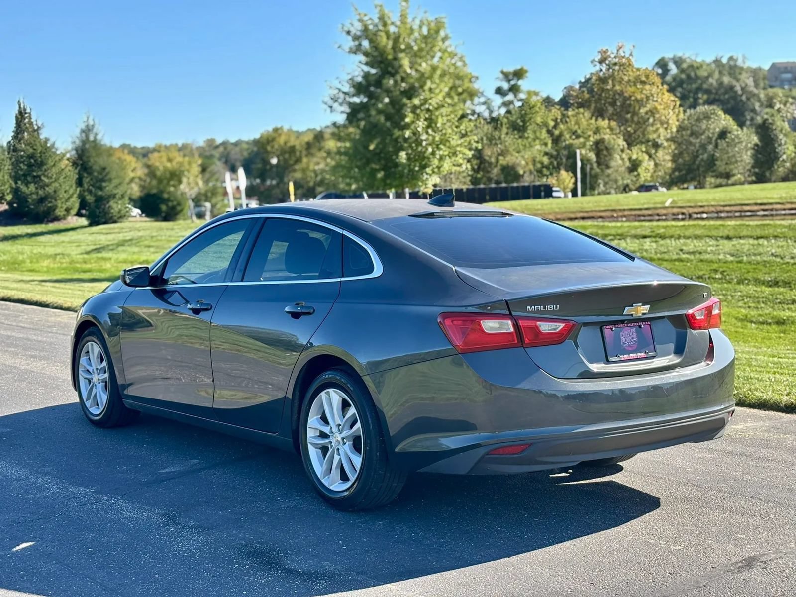 Used 2016 Chevrolet Malibu LT FWD image 8