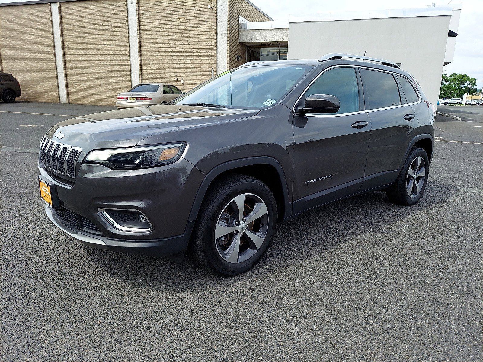 Used 2019 Jeep Cherokee Limited AWD/4WD image 3