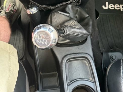 Used 2014 Jeep Wrangler Freedom Edition image 18