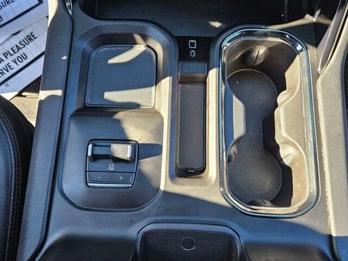 Used 2024 GMC Sierra 2500 AT4 w/ AT4 Premium Plus Package image 19