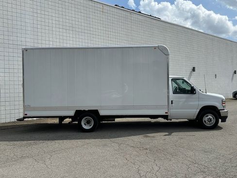 New 2026 Ford E-350 and Econoline 350 Super Duty w/ Power Equipment Group RWD image 4