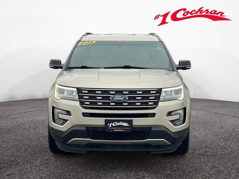 Used 2017 Ford Explorer XLT image 27