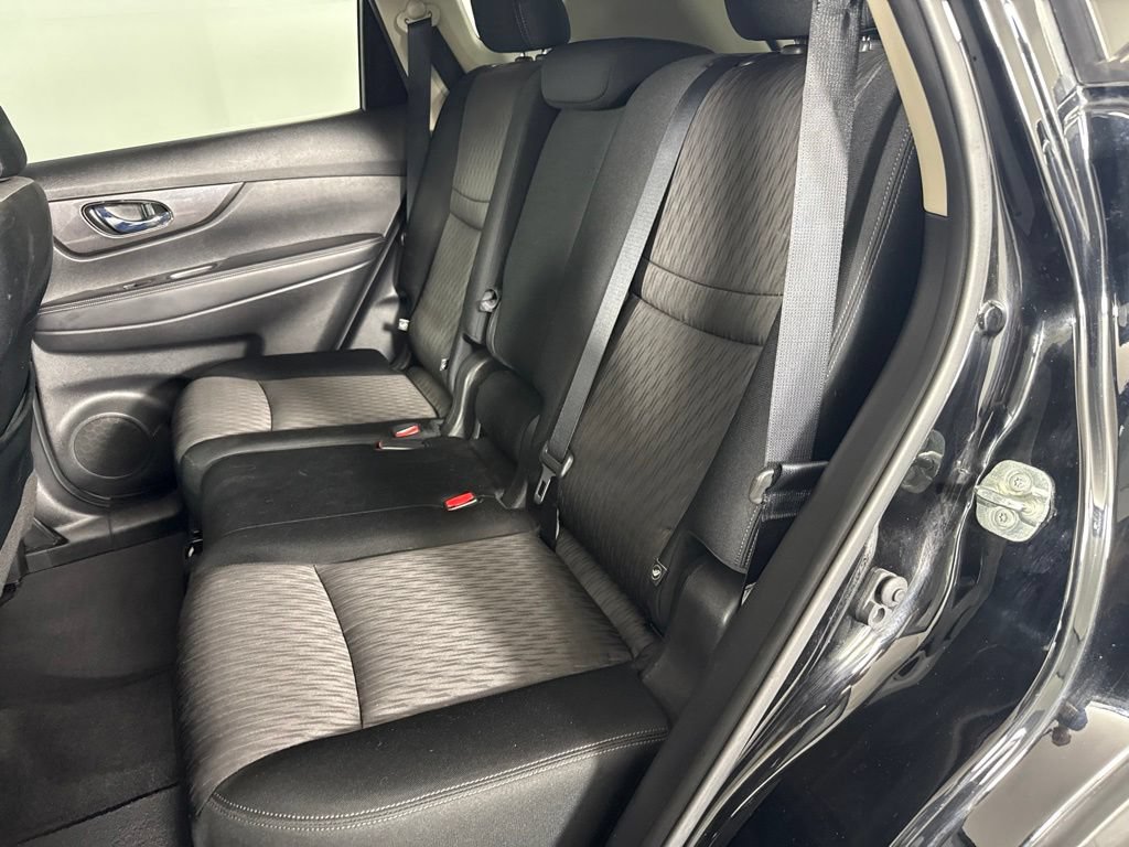 Used 2020 Nissan Rogue SV w/ Premium Package AWD/4WD image 25