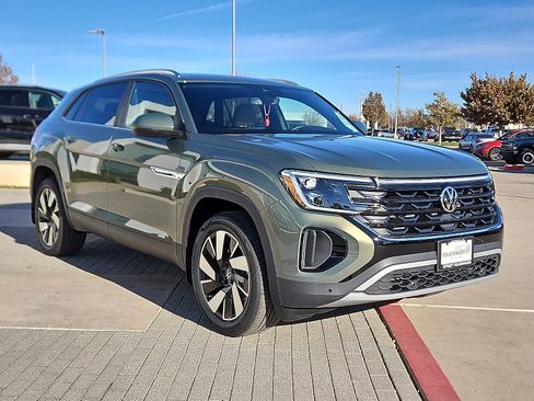 New 2026 Volkswagen Atlas Cross Sport SE image 5