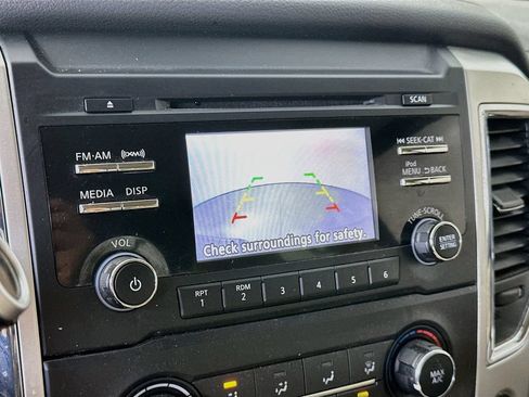 Used 2018 Nissan Titan SV AWD/4WD image 20