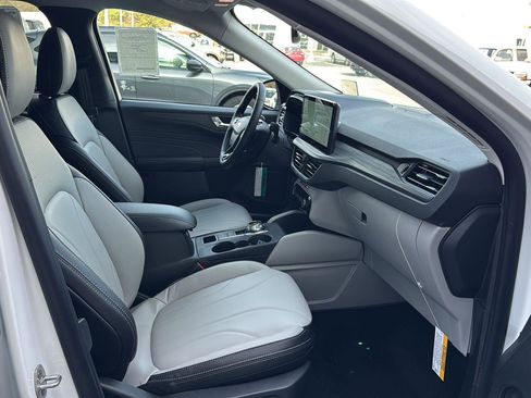 New 2026 Ford Escape SE w/ PHEV Premium Package image 14