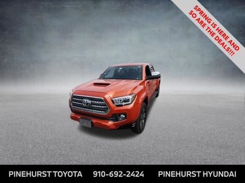 Used 2016 Toyota Tacoma TRD Sport w/ Premium & Technology Package image 5