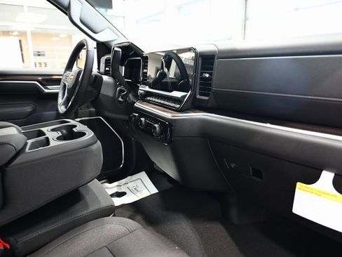 New 2026 Chevrolet Silverado 1500 LT image 14