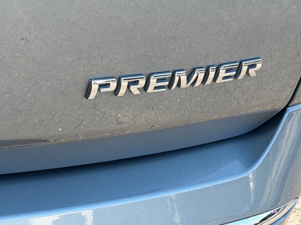 Used 2023 Chevrolet Traverse Premier AWD/4WD image 9