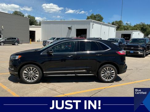 Certified 2022 Ford Edge Titanium w/ Equipment Group 301A AWD/4WD image 2